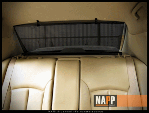 ม่านบังแดดหลังรถเคลื่อนไหว